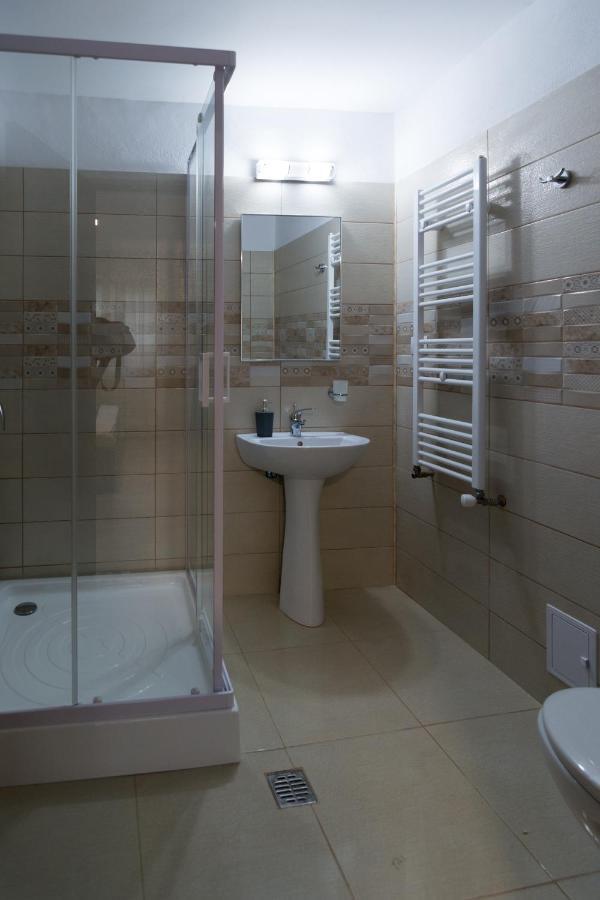 Vila Poienita Caciulata Călimăneşti Zimmer foto